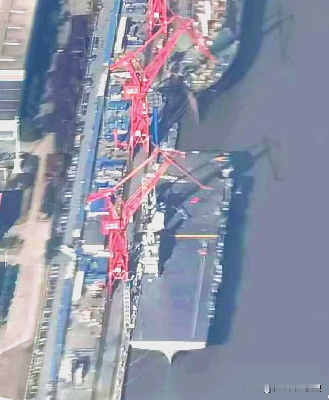 076型电磁弹射小红车测试，这应是海试前的关键一环。期望四川舰能在年底前开展海试