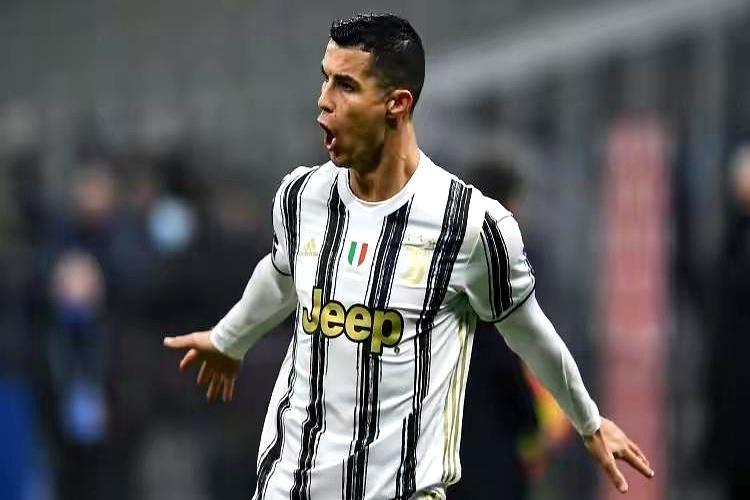 C罗离开尤文快5年，意甲冠军他们一次没摸着。他在尤文待了三年，捧回2座意甲