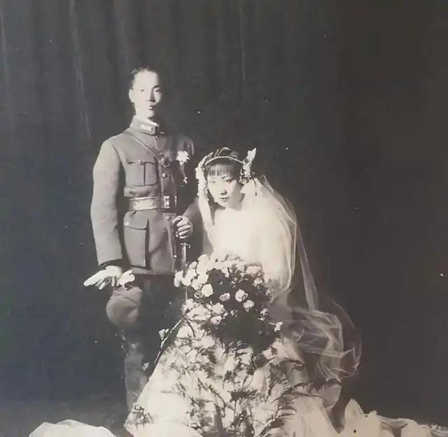 1925年，蒋介石要把干女儿谭祥嫁给陈诚。陈诚心里正高兴，蒋介石补了一句：“谭小