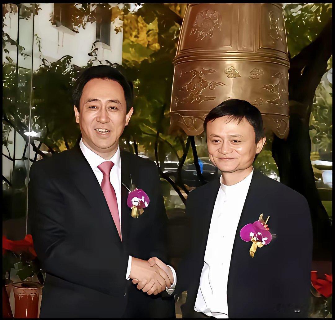 许家印最春风得意的时候，刘亦菲也是座上宾！