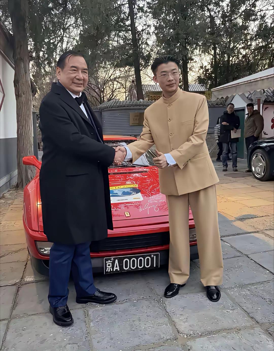 郭有才老师，已混迹于上流了。