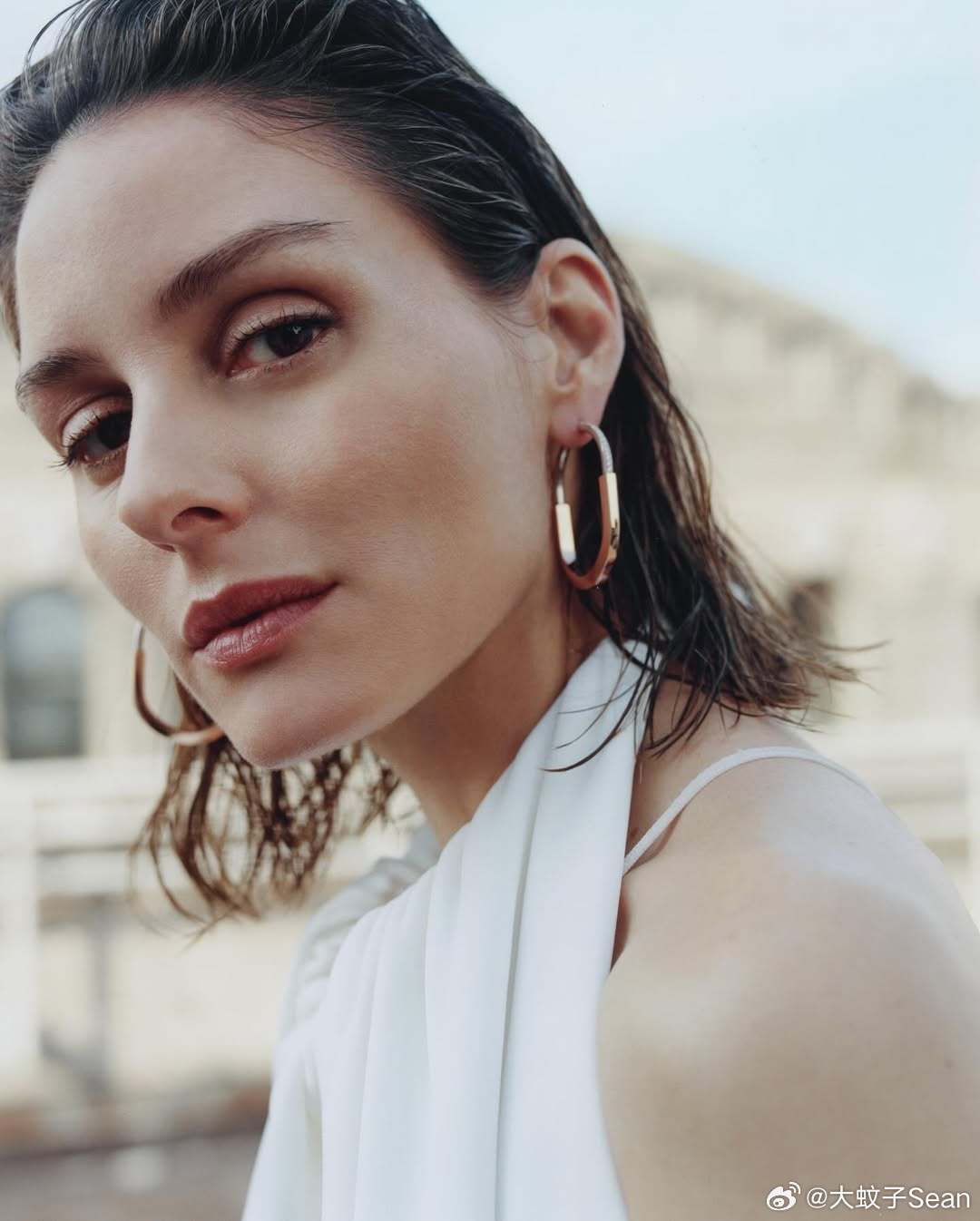 OliviaPalermo奥利维亚巴勒莫为《hello!》杂志拍摄的写真释出新