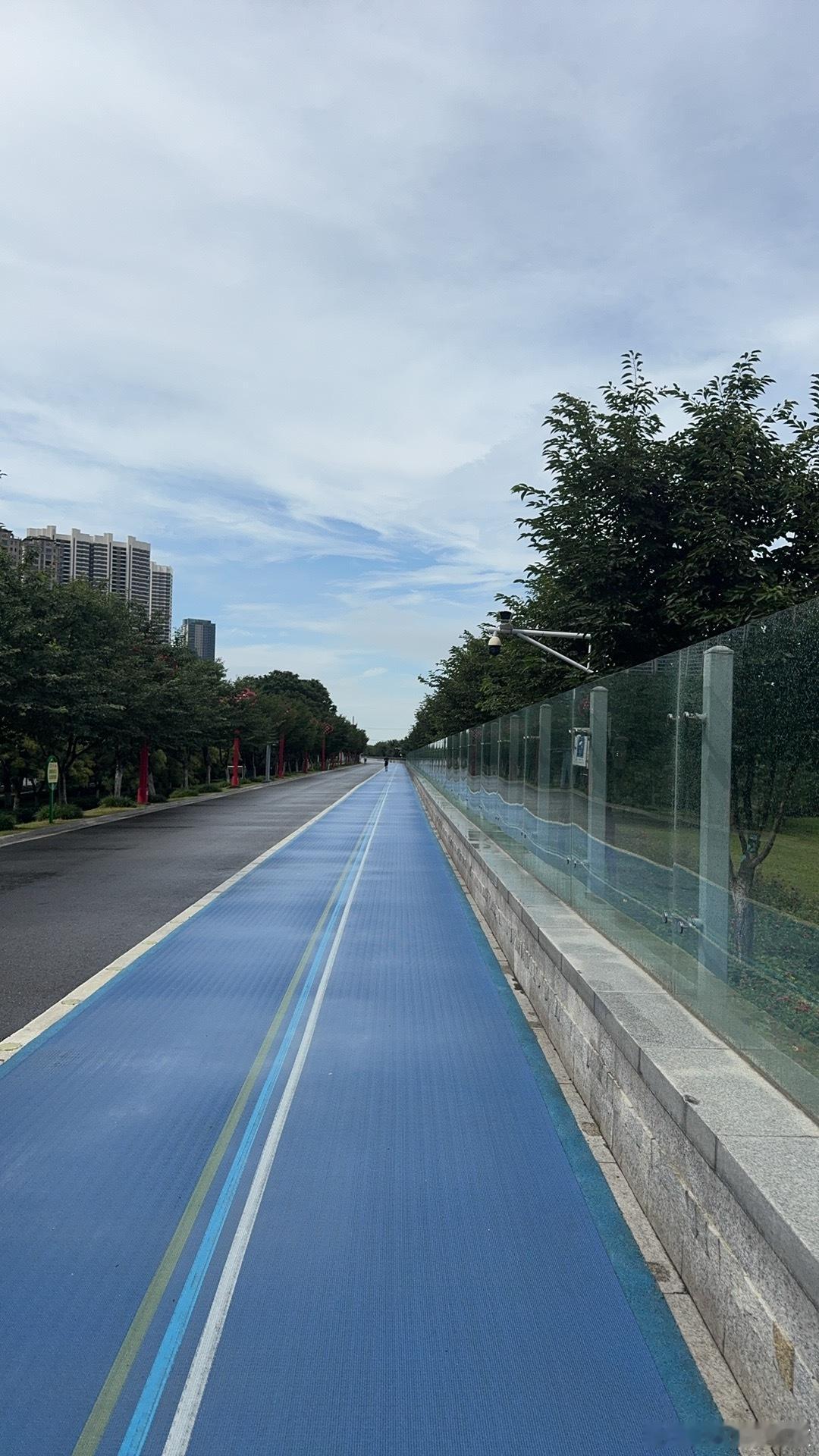 一个人进步最快的方式建议坚持健康跑步……​​​