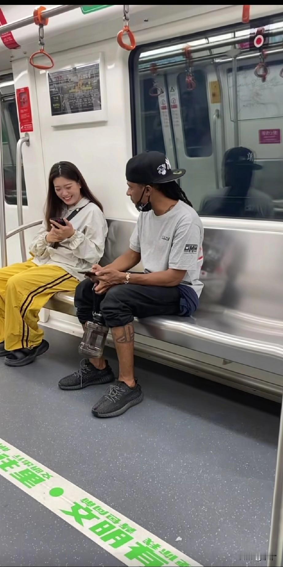 为什么老外追中国女生那么容易？中国女生现在有一个称呼，想必大家都知道，老外