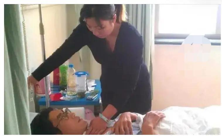 山东男子刚查出重病，父母当场说：“不治了！”，便不见踪影。一个月后，病重住院，男