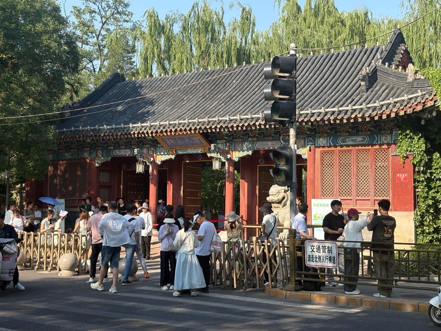 成功只有一个：按照自己的方式，去度过人生。​​​