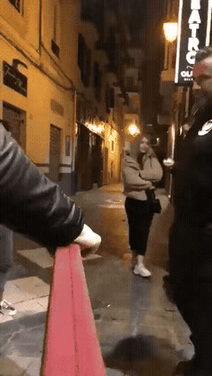 在强大的实力面前，一切花拳绣腿都是徒劳的，因为绝对的实力具有强大的碾压力，如果罔