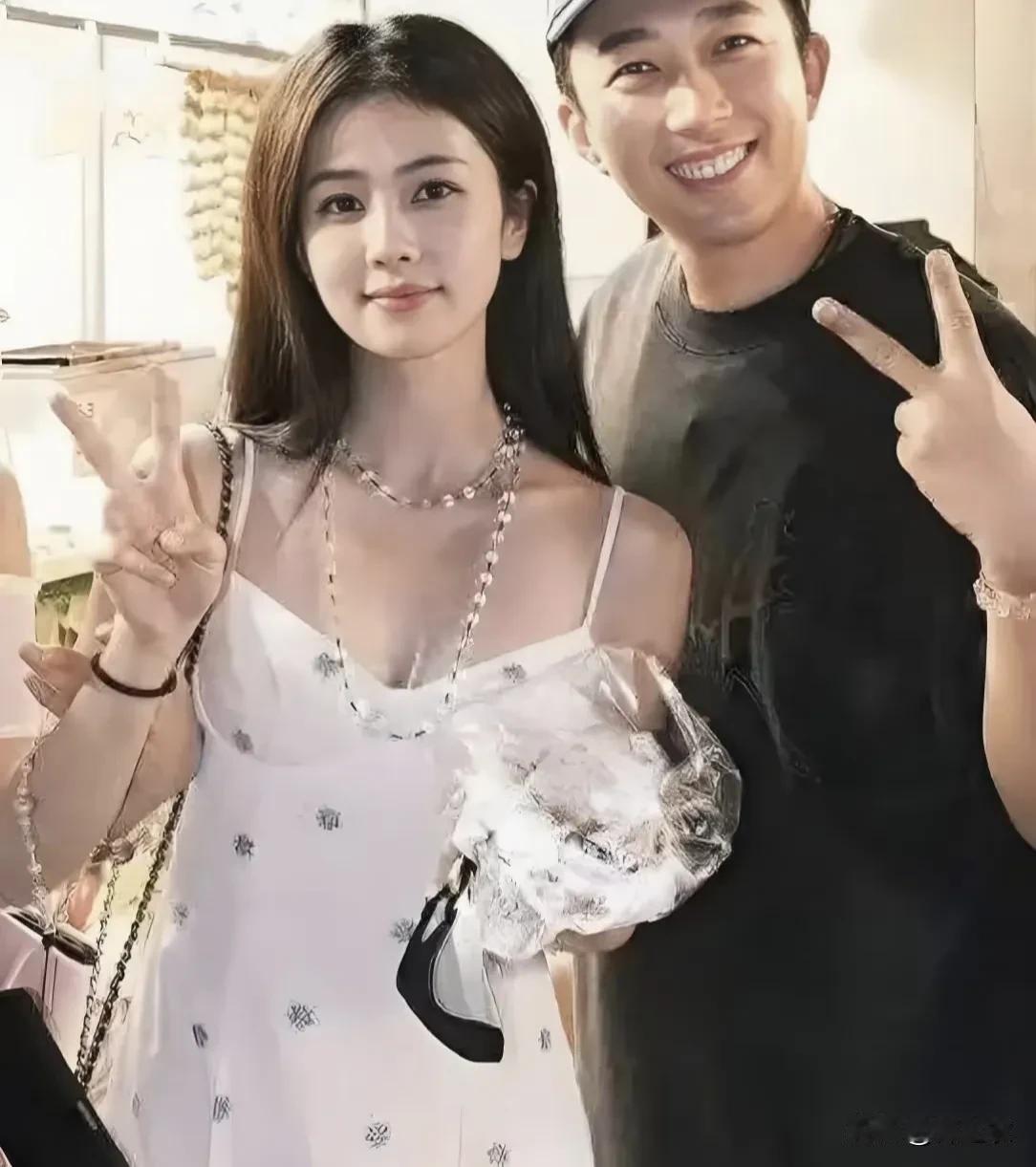 说实话于正对白鹿不错，她知道感恩也不是那种火了就走的人，她16年签约，17年就开