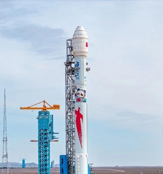 【酒泉4座发射工位同时出镜！】  图为立于酒泉卫星发射中心东风商业航天创新