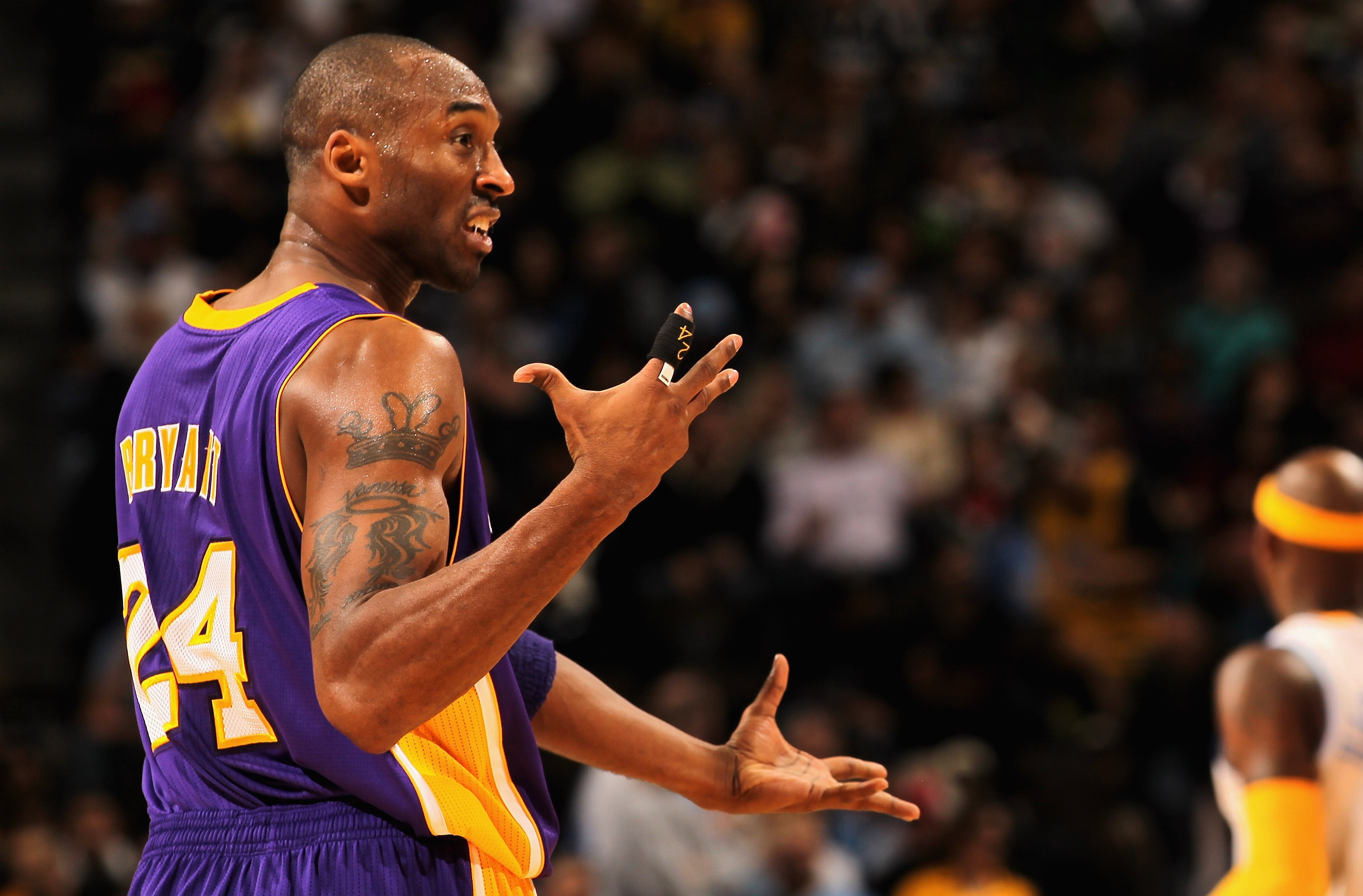 KobeBryant意大利手语懂？！右科比​​​