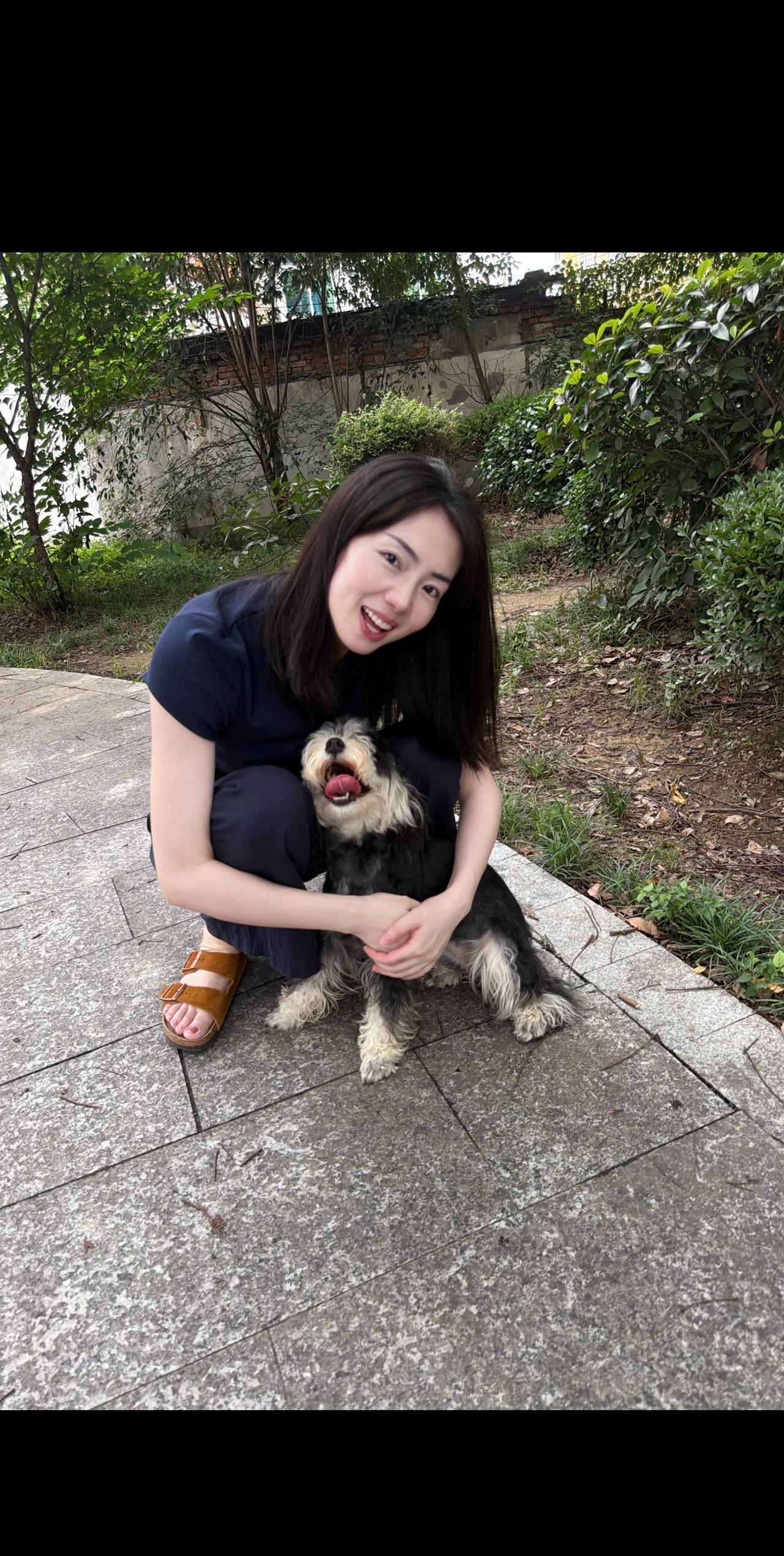 女人如花花似梦短款T恤亚麻裤
