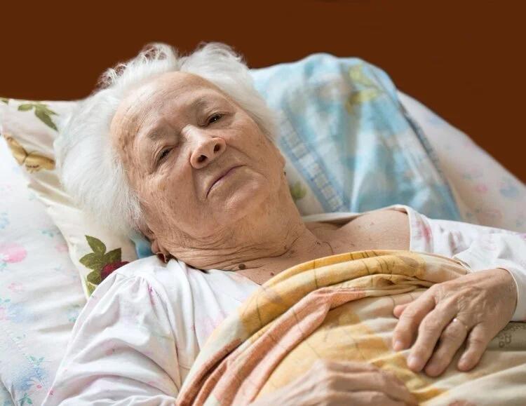为啥欧美老人很少卧床，中国却一抓一大把？3个扎心真相，看完沉默了去国外旅游或