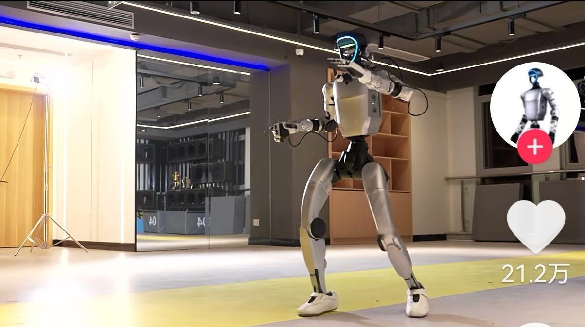 大家都知道，小鹏机器人IRON于11月6日亮相，因为太像真人，还引起了很多人质疑