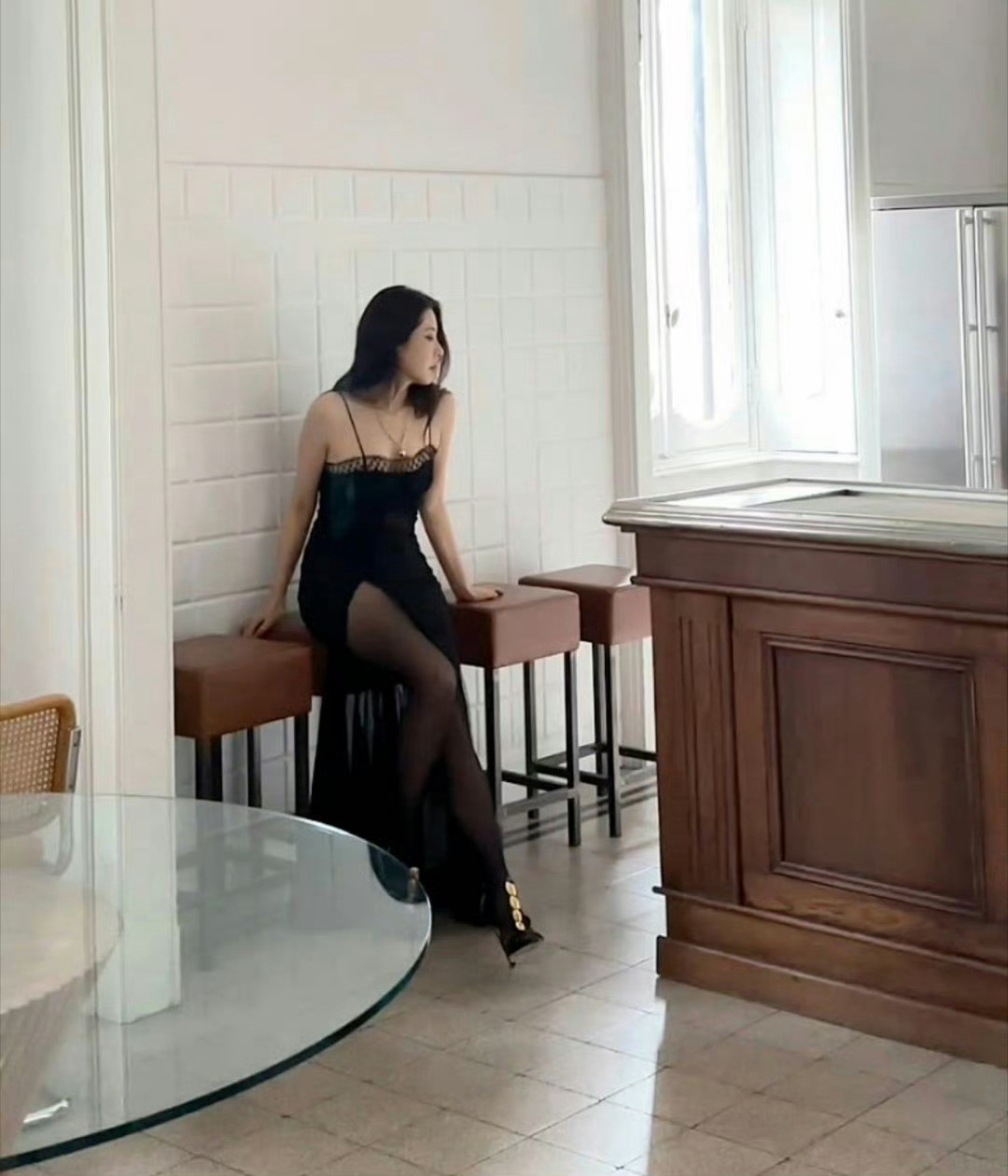 曾黎妈妈的黑丝还是第一次见啊，没想到这么绝[爱心]​​​
