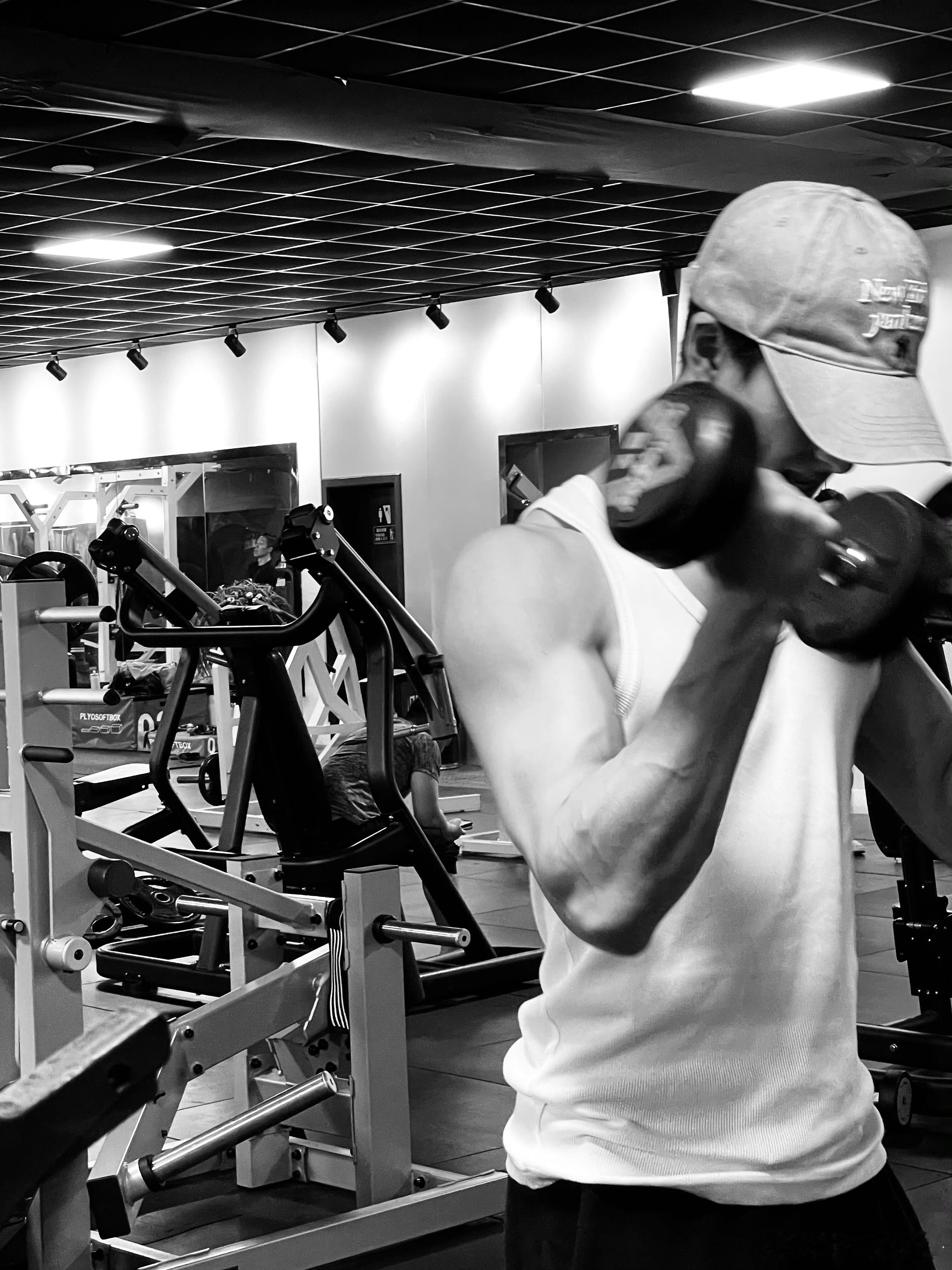 李昀锐李昀锐综艺之神降临不愧是体育生，哪怕自己从未尝试过的运动项目稍微熟悉两下