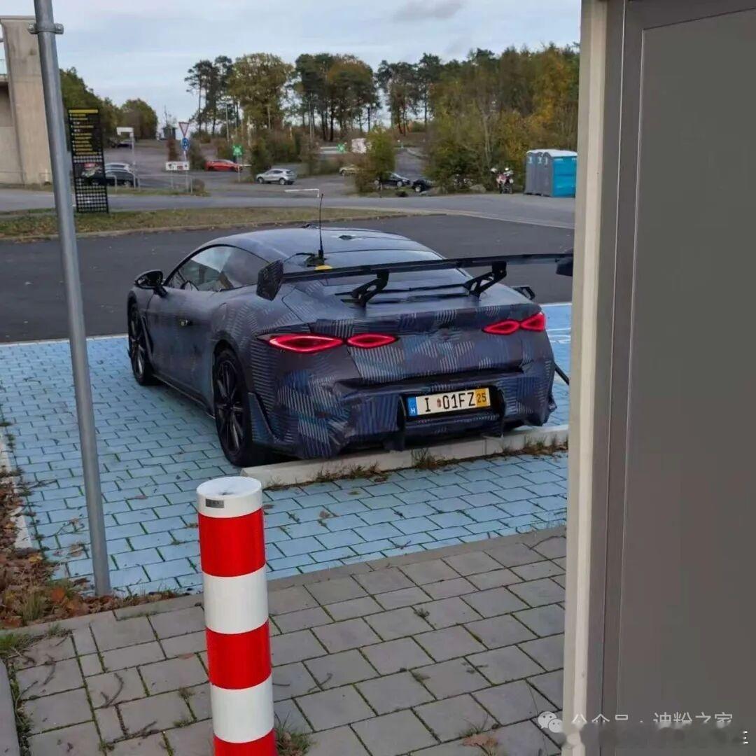 腾势Z跑车也在纽北赛道测试了。据说是三电机+云辇M。感觉又要在纽北赛道破纪录的节