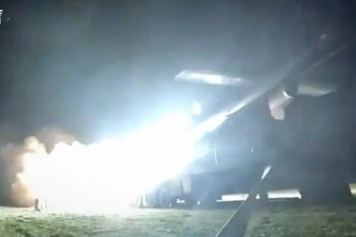 图文：乌军总参谋部证实使用火烈鸟远程巡航导弹打击俄重要导弹生产中心乌克兰武装