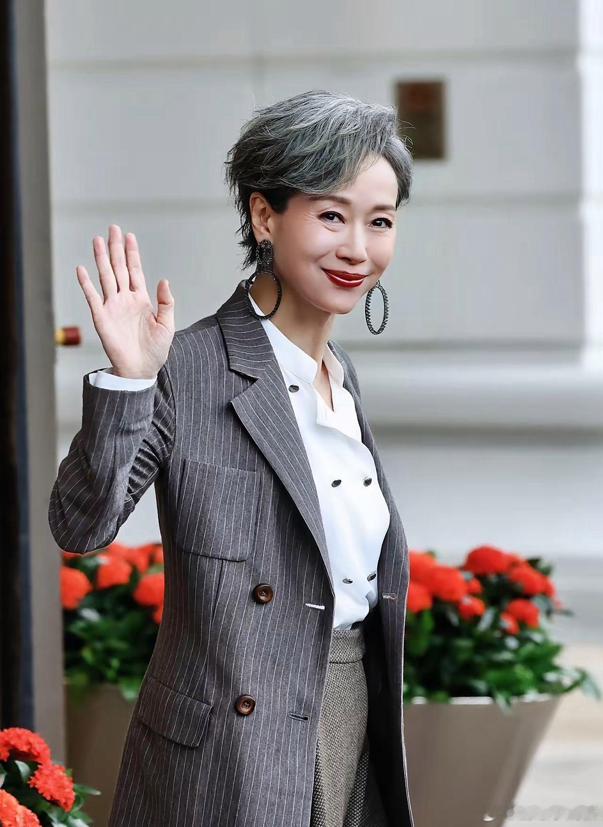 62岁高龄的叶童，不管外界怎么嘲笑她，都不得不说，她真的美了一辈子、优雅了一辈子