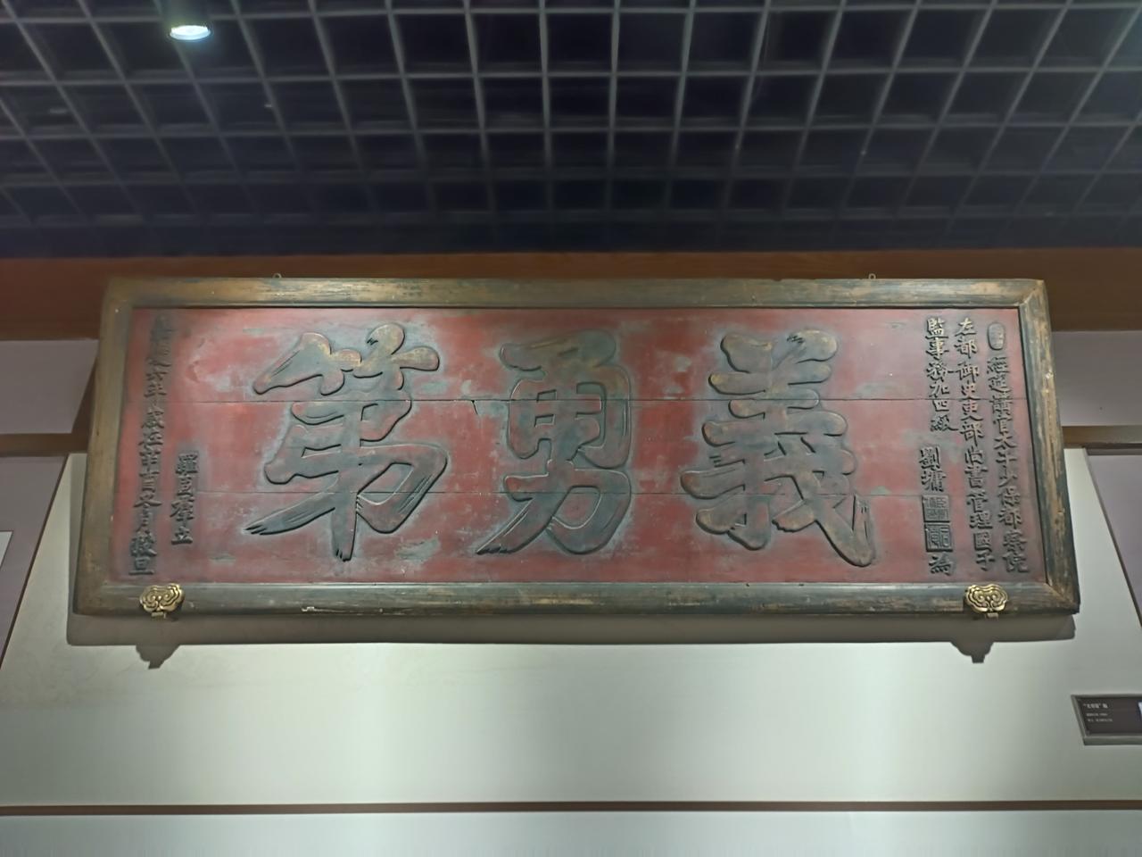 A股下跌的原因找到了：负面报道太多。打开各个财经网站，每天充斥的都是这些信息：