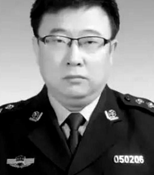 2016年，内蒙古一位刚正不阿的副局长因拒绝以权谋私遭下属枪杀，六载寒窗后，他的