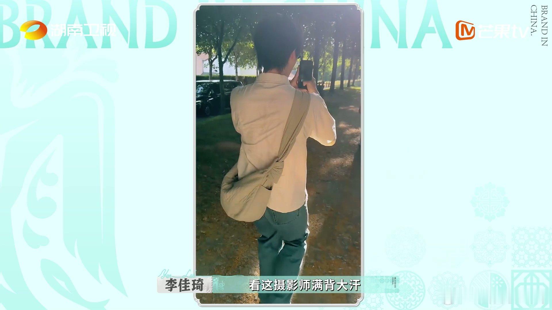 需要颜安这种拍照搭子颜安拍得好哄得更好谁懂店休日有颜安当拍照搭子的快乐啊！他