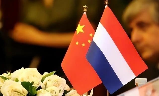 俄罗斯的死穴只有一个，就是中国，一旦中国稳固，俄罗斯的实力就难以被彻底击败，俄乌