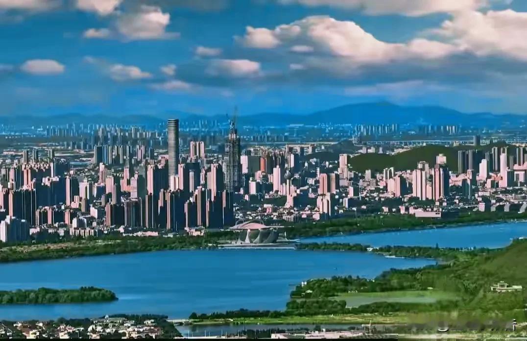 历数徐州最近十年城建投资最大的一年。徐州最近几年的城建规模中