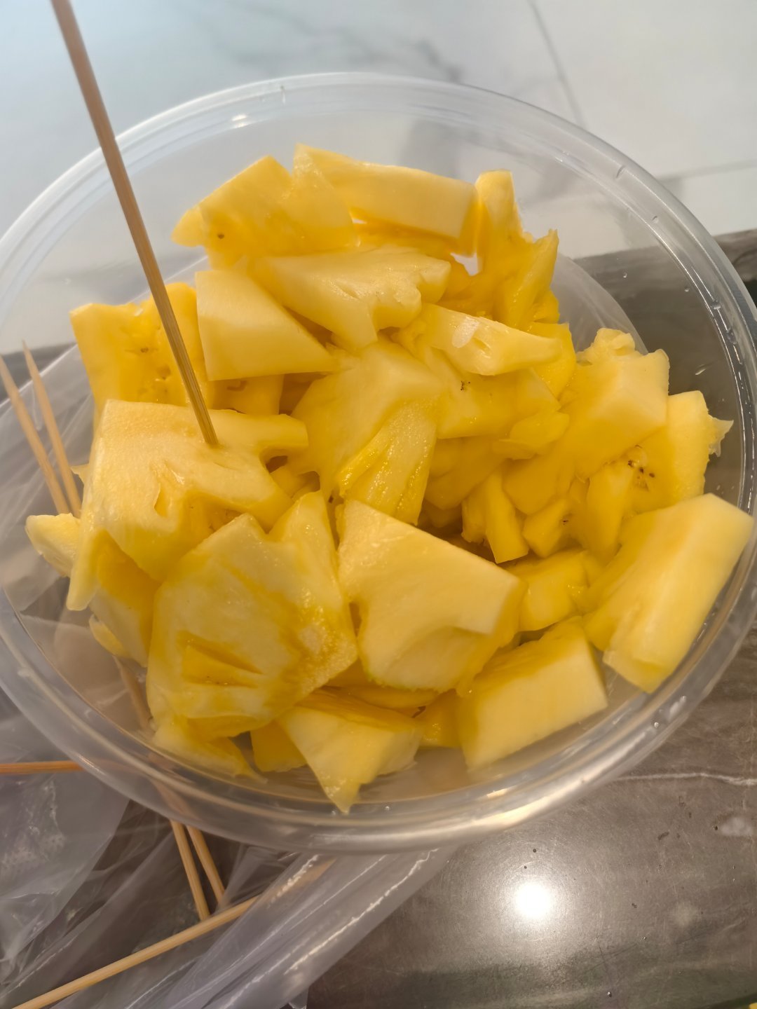 🍍，白🍠​​​