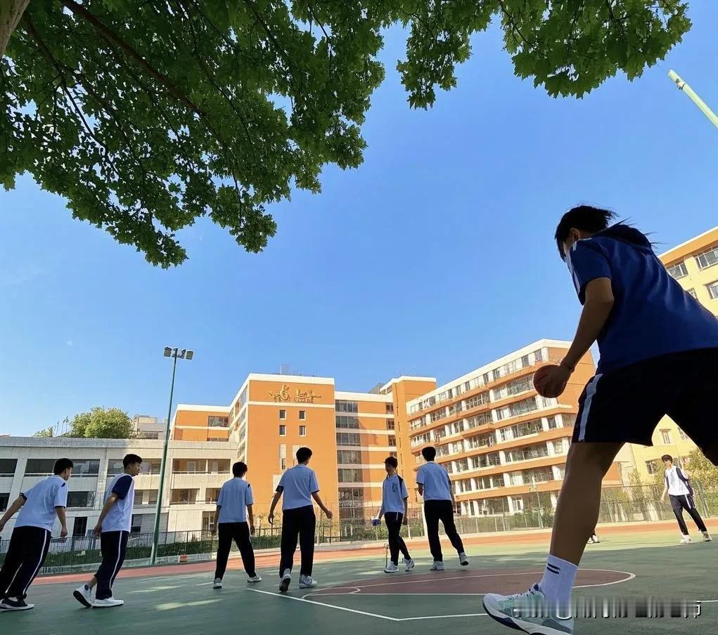 长沙市高中实施双休：教育理念的进步与挑战近日，长沙市教育局回