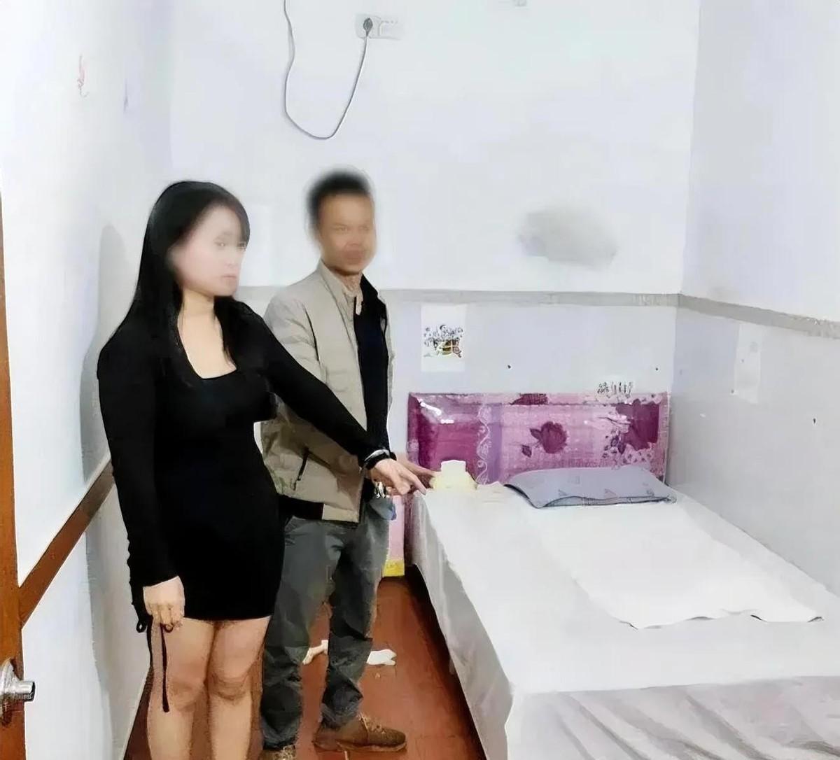 脸都不要了！山东一男子，扫码付了400元女票资，女方刚脱衣服，他开灯一看：跟照