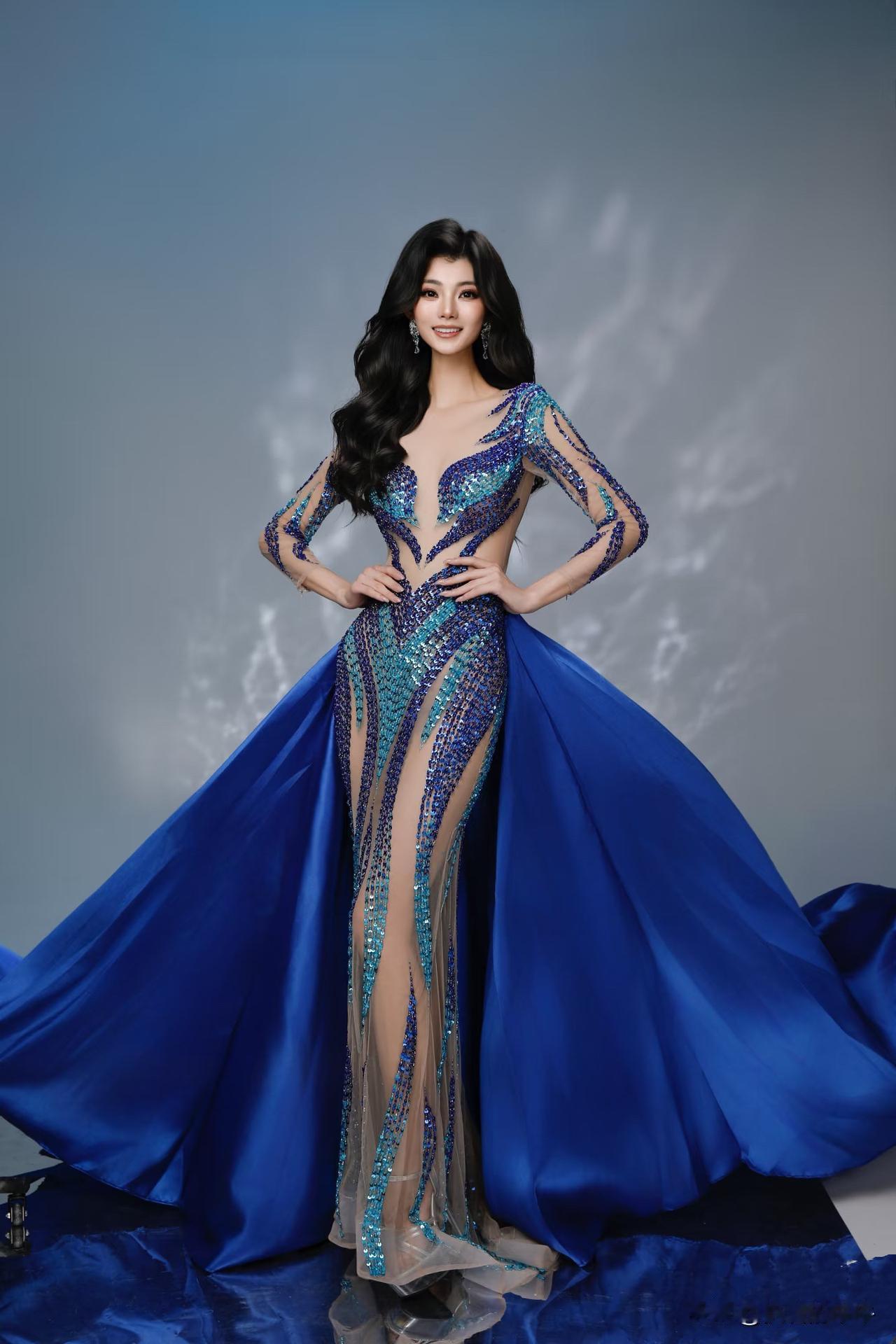 赵娜:一夜成名,不仅是因为她获得了环球小姐总冠军,更是因为她是一名名校硕士.