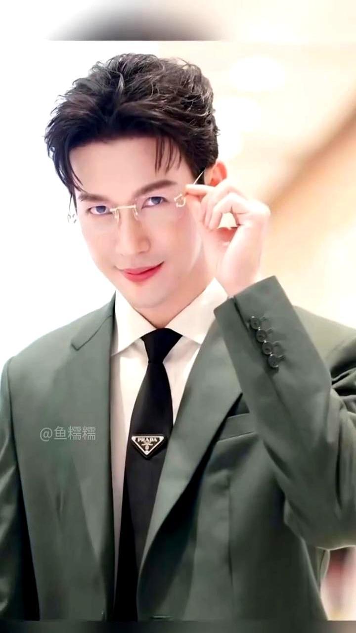 结婚7年，儿女双全，泰星Push和Jui却分房睡了。Push抱着儿子，Ju