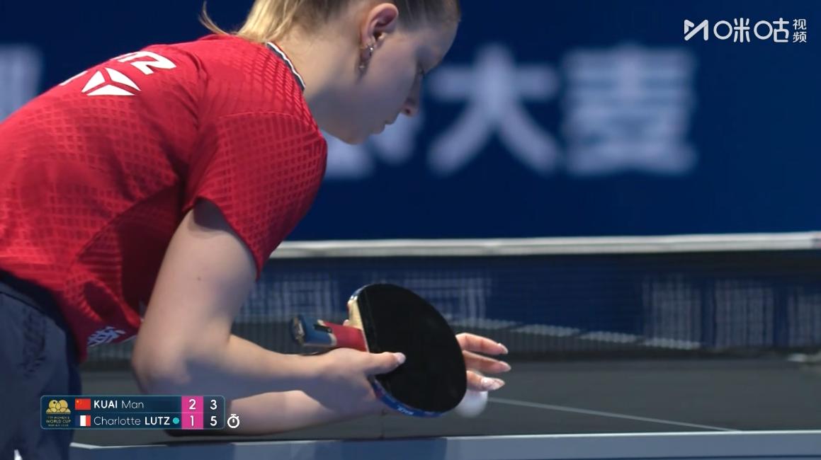 情况不妙，蒯曼要爆冷？果然于子洋的担心是有必要的，一旦让卢茨打出气势来，蒯