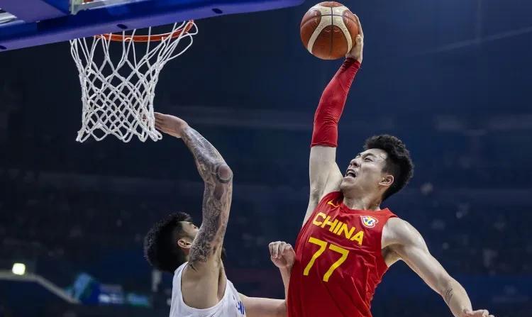 张镇麟旧复发退出男篮集训队，已返回辽篮俱乐部治疗，恕我直言，郭士强原本没必要给张