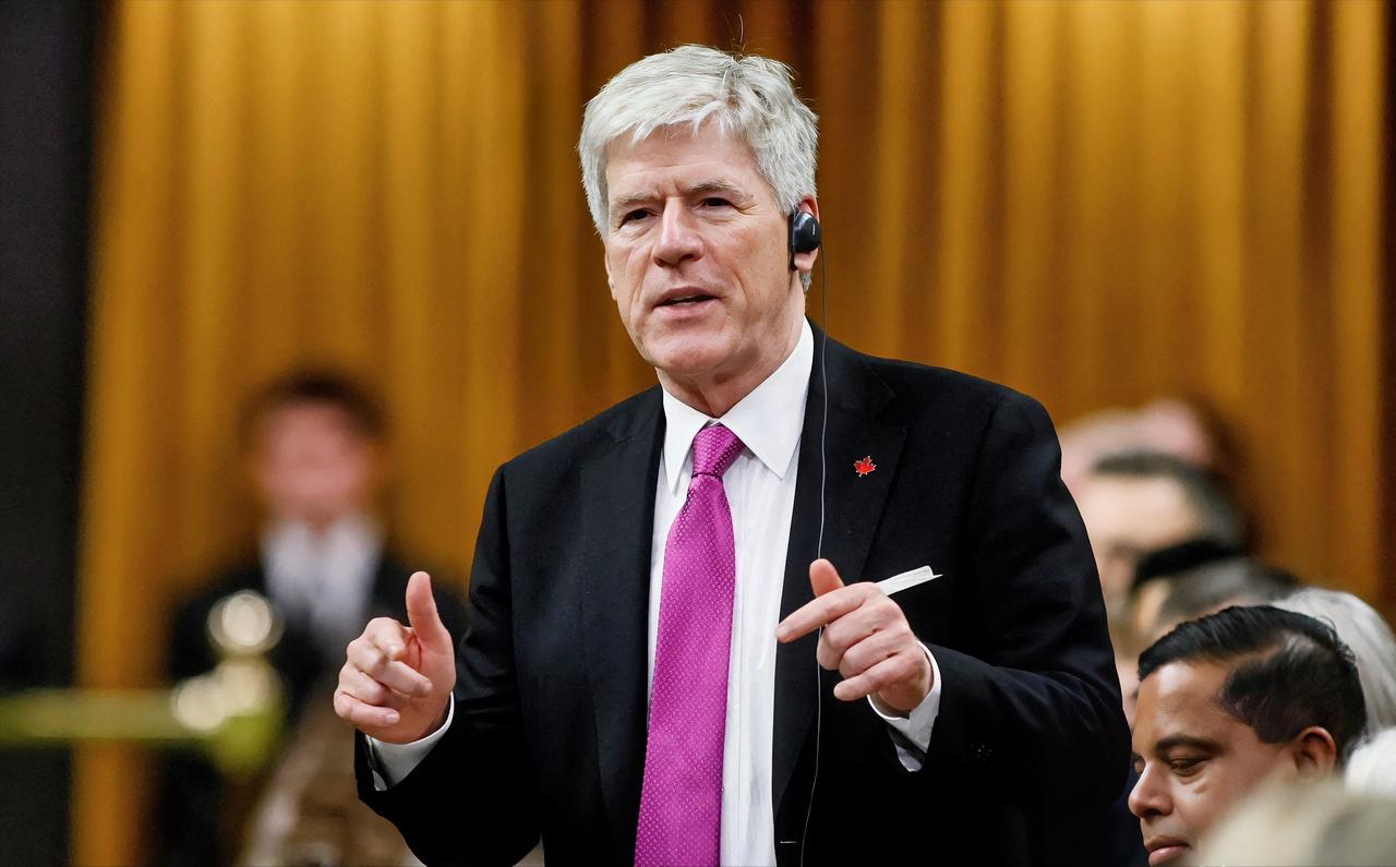 加拿大力挺中国当地时间1月25日，贝森特在接受采访时表示：加拿大总理卡尼与