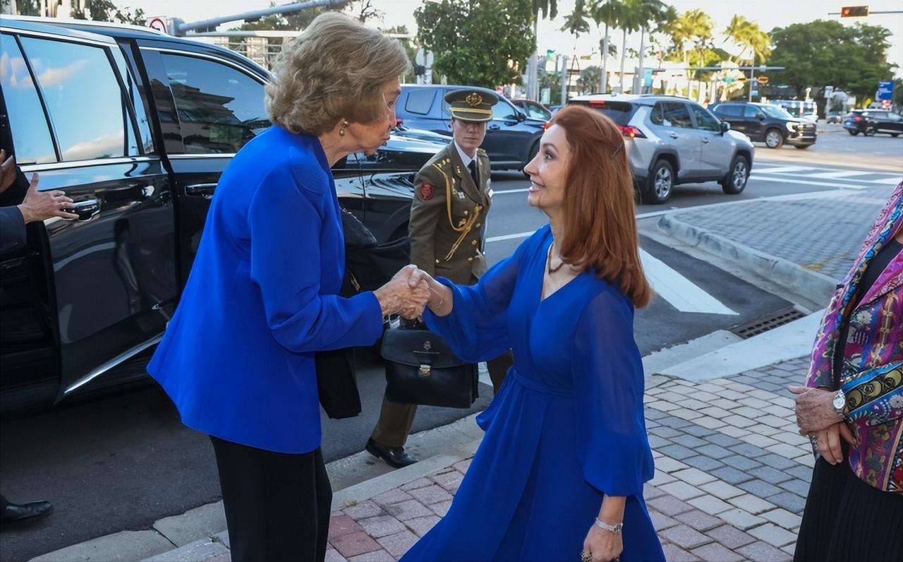 3月20日，西班牙索菲亚王太后现身迈阿密戴德学院自由塔，参加在那里举行的“佛罗里