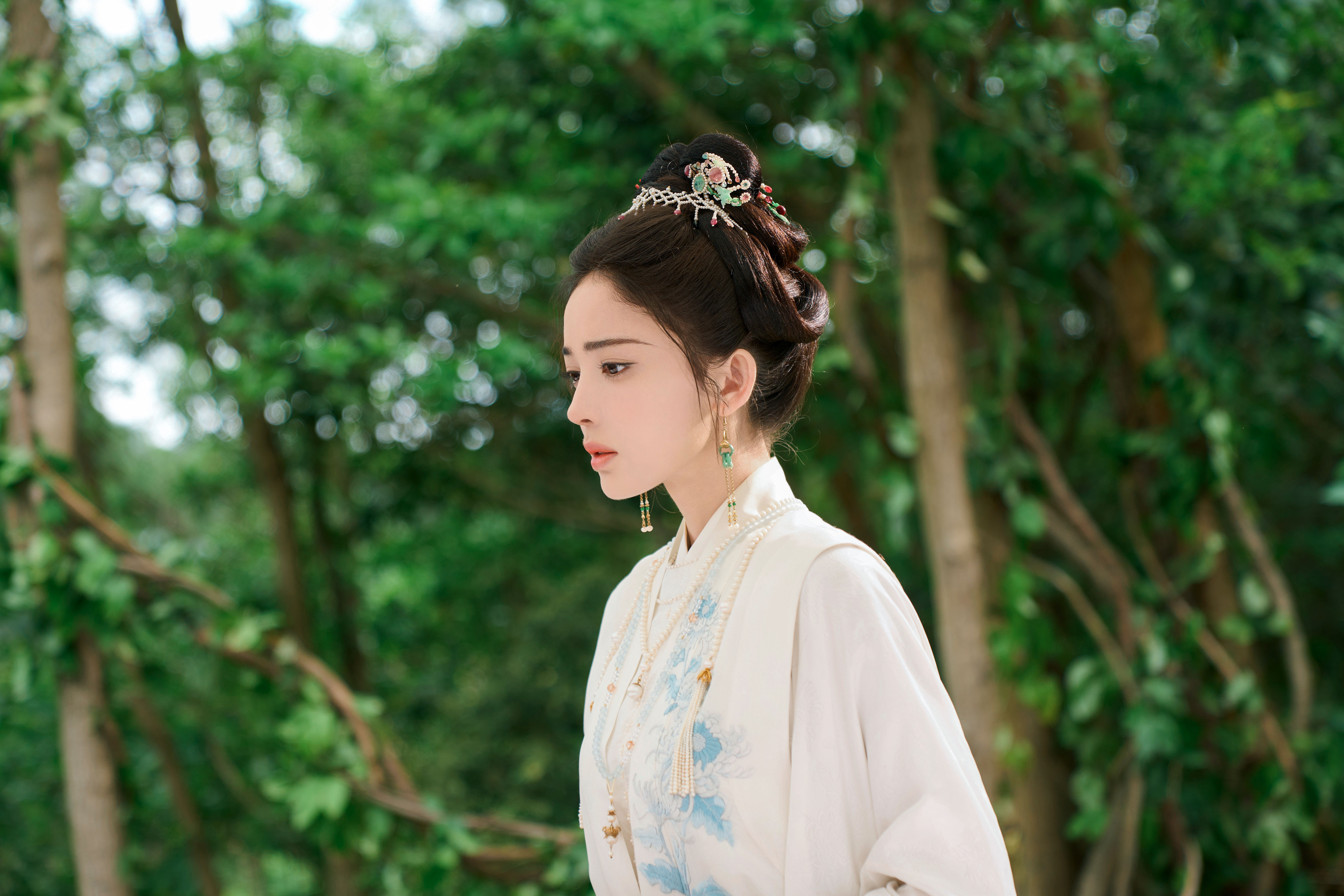 娜扎说我人就漂亮娜扎在复制粘贴的时代，你是手写的诗