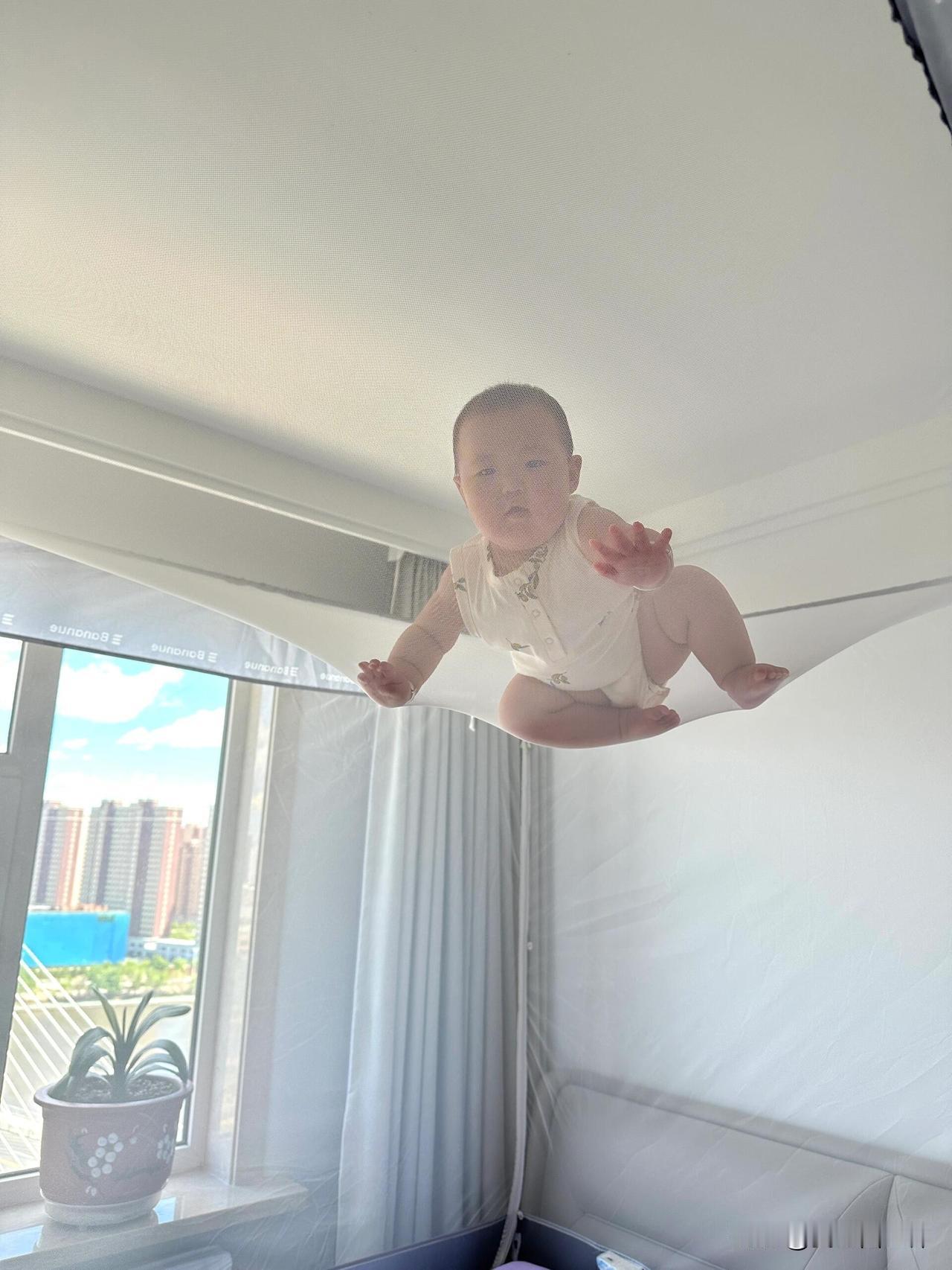 回家一看天塌了，爸爸带娃活着就好。果然有危险的时候爸爸最安全没有危险的时候爸