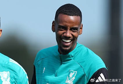 斯洛特关于伊萨克状况：经历了接近一周的合练后，伊萨克现在可以参与比赛了，否则我不