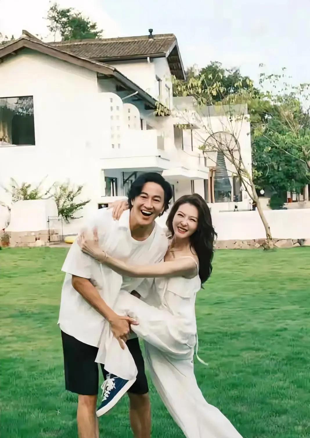 总算明白了，何润东的人生就是部大男主剧情，项羽吕布都比不过他。他是一个纯粹又远