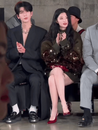 张凌赫身材到底几几分？是🐮腿太短，还是🚢腿太长