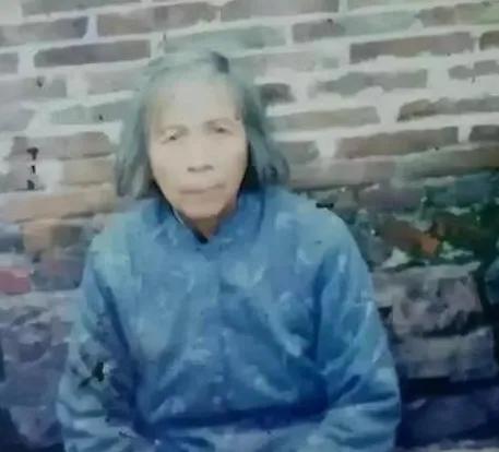 1979年，一位台湾老兵瞒着妻儿寄钱给大陆的原配。谁知，妻子浸泡跟以前的下属“同