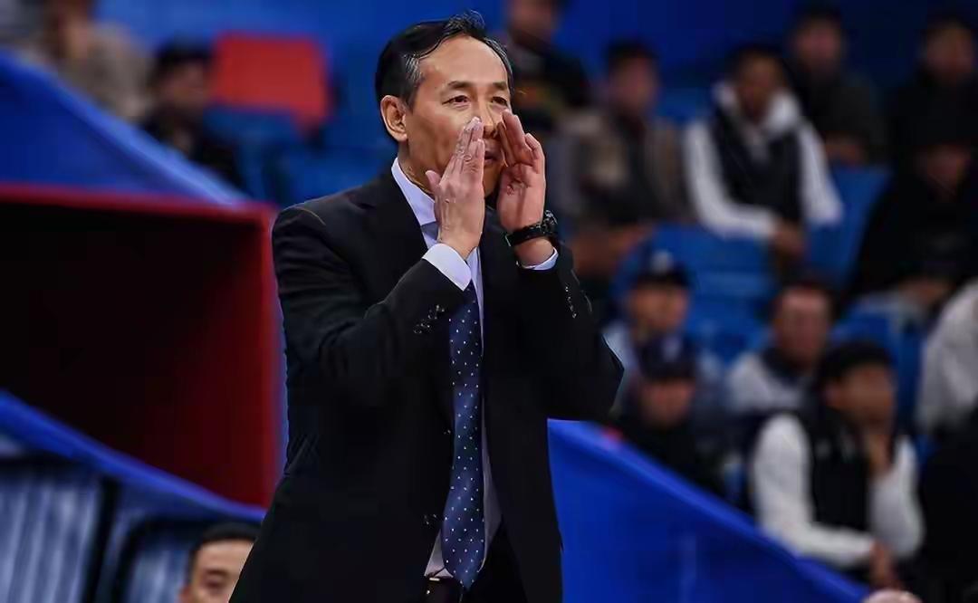 北汽男篮新外援什么来头？战力如何？最迟什么时候能登场？招兵买马，积草屯粮，说到前