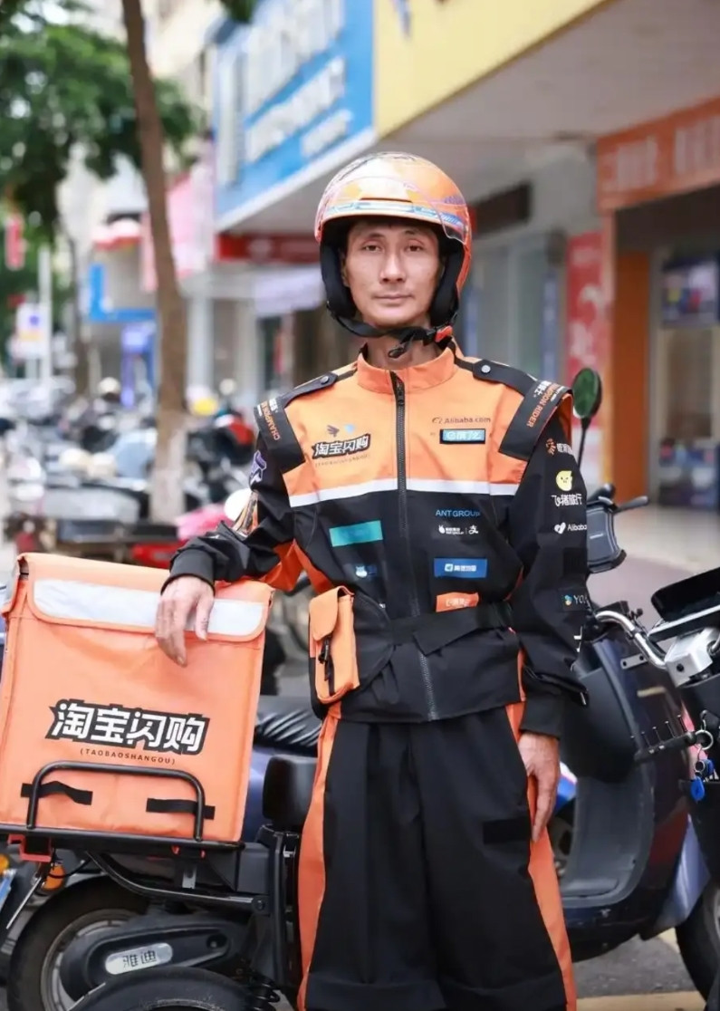 饿了么改名淘宝闪购，这名字土上天了。俩名字没有承接性，用户第一个问题就是，放弃