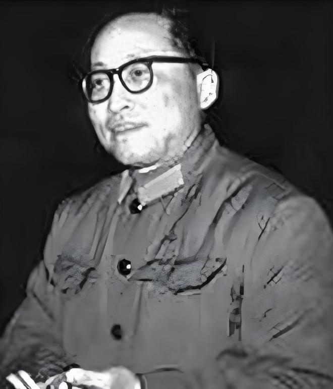 1952年，北京解放军总医院，志愿军师长问30岁女军医为啥还没成家，女医生却说：