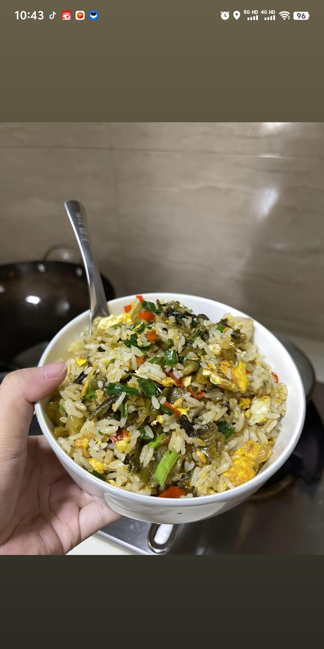 厨师是不是快要崛起了，今年出了四个厨师综艺，《百厨大战》《一饭封神》《美味的胜利