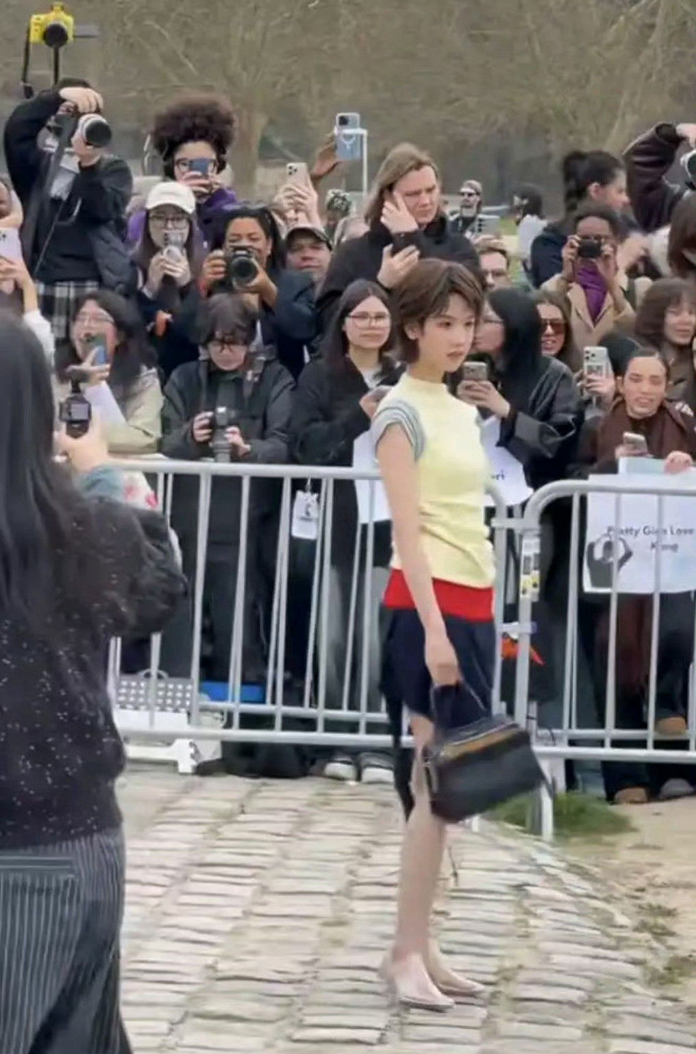 谁敢信这是陈都灵在巴黎时装周的现场