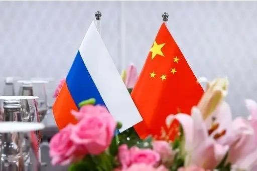 美媒终于回过味来了：中国这哪是买石油，分明是在给俄罗斯进行