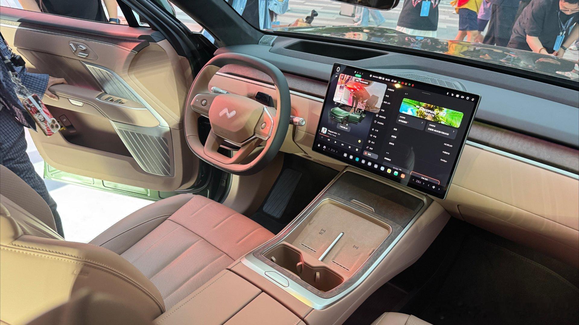说句实在的，之前谁敢想25万能选8系大五座SUV？以前8系SUV清一色30万起步