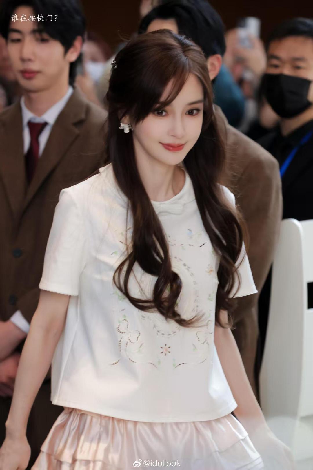 Angelababy真人芭比飞吻饭撒Angelababy飞吻比心饭撒好精致的洋